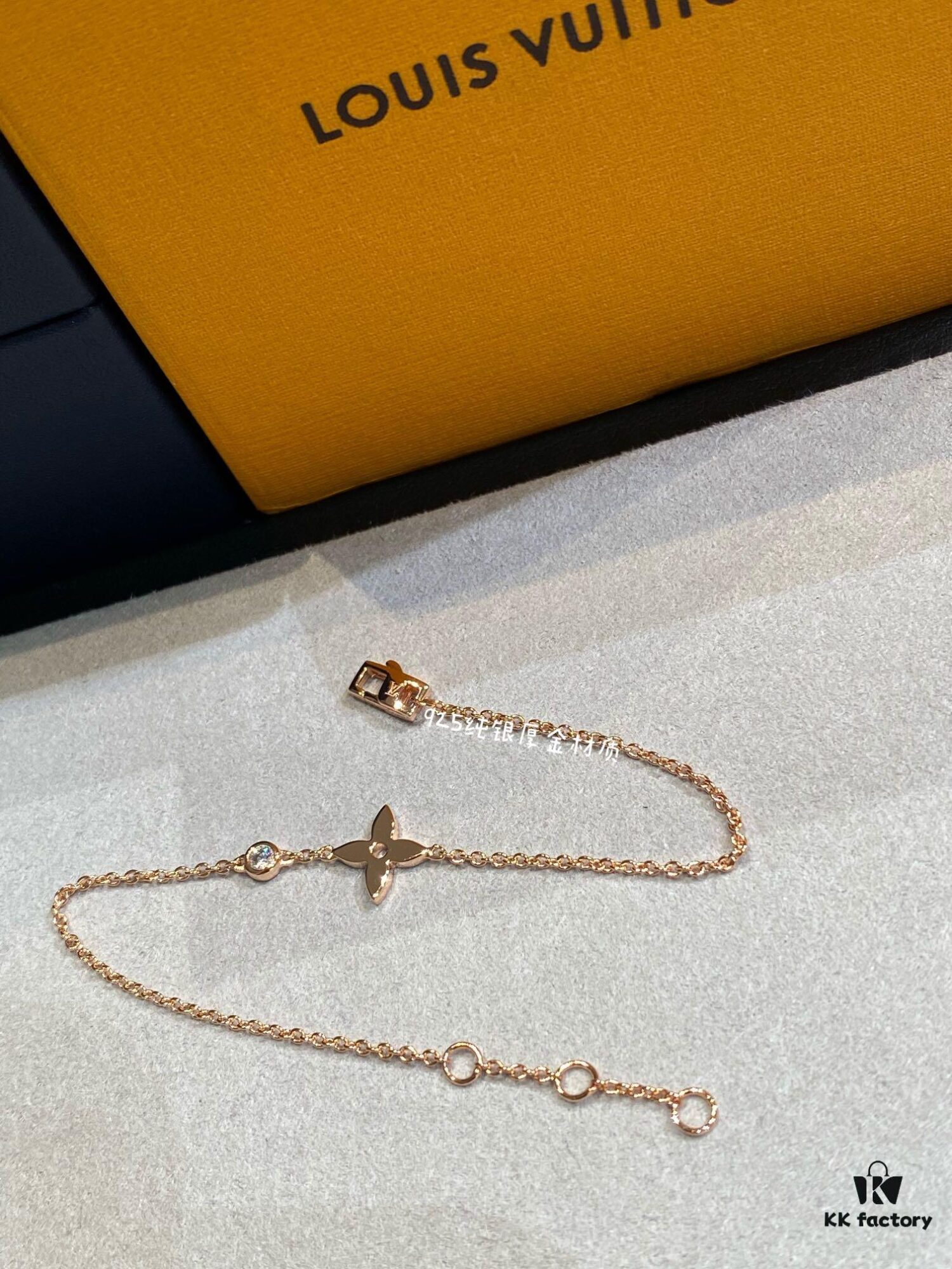 692fcede99f2d84055c89afc New Arrival LV Classic Monogram Single Diamond Mini Bracelet Idylle Blossom Series