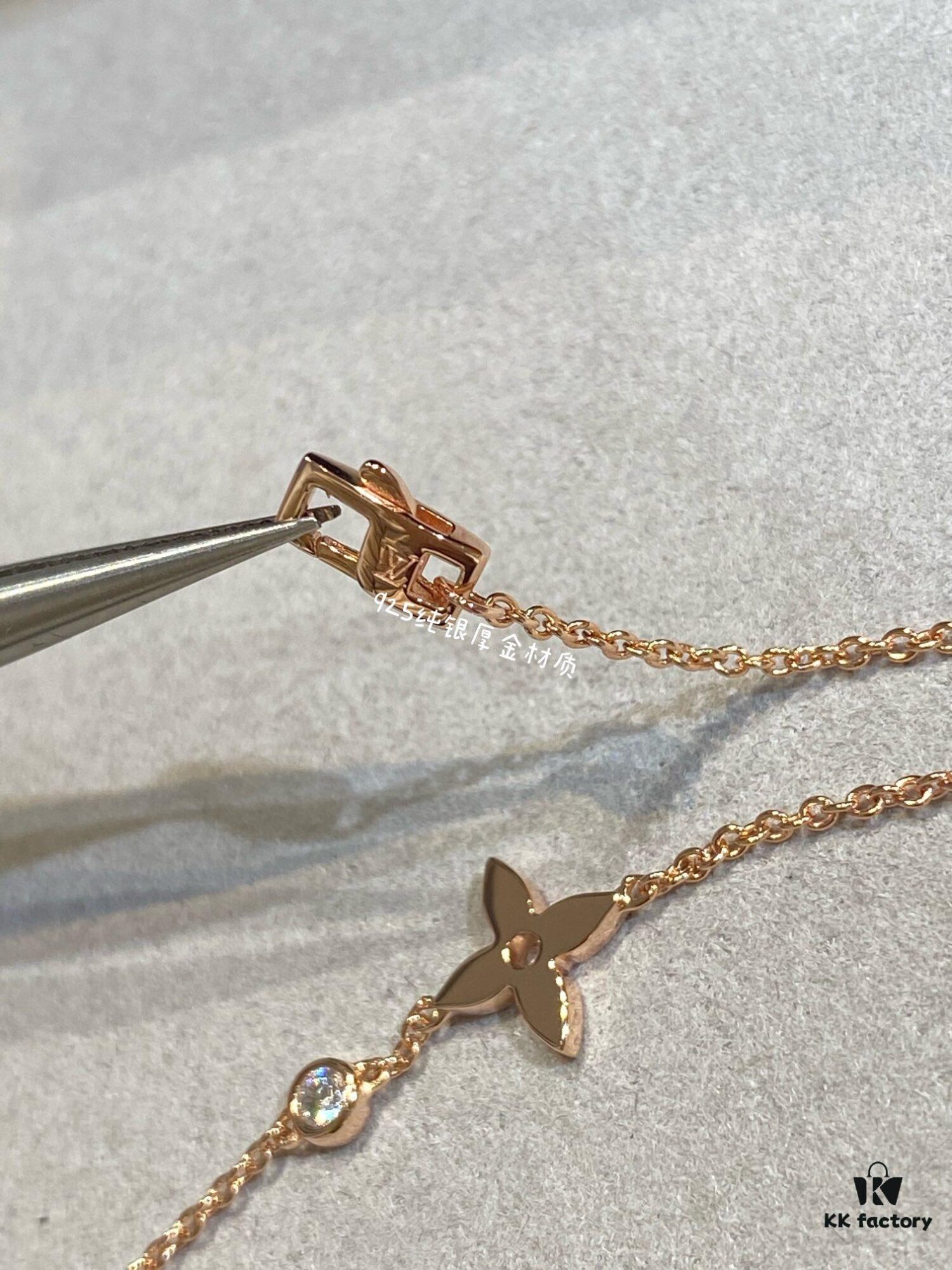 692fcee099f2d84055c89aff New Arrival LV Classic Monogram Single Diamond Mini Bracelet Idylle Blossom Series