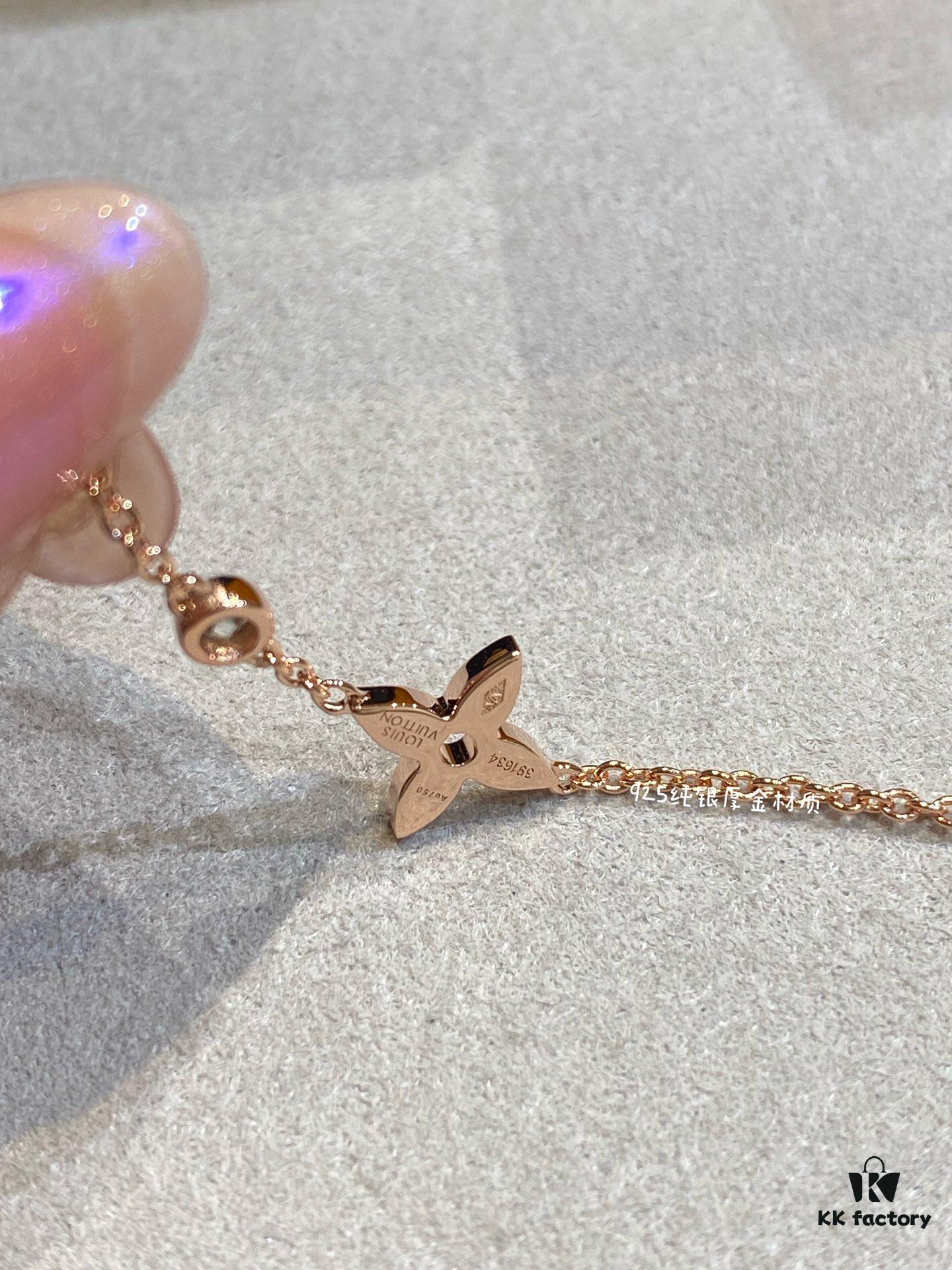692fcee099f2d84055c89b00 New Arrival LV Classic Monogram Single Diamond Mini Bracelet Idylle Blossom Series