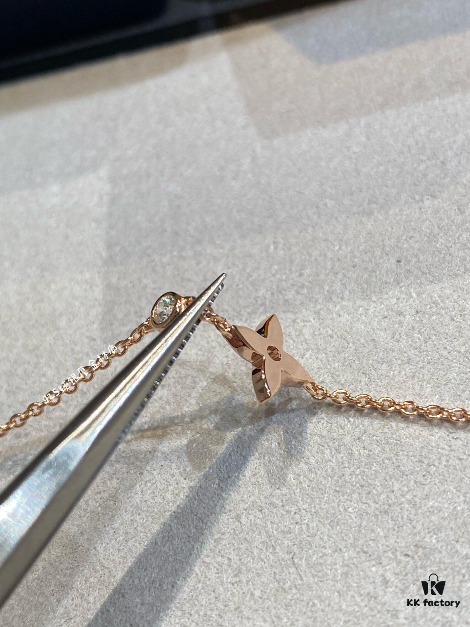 692fcee099f2d84055c89b01 New Arrival LV Classic Monogram Single Diamond Mini Bracelet Idylle Blossom Series