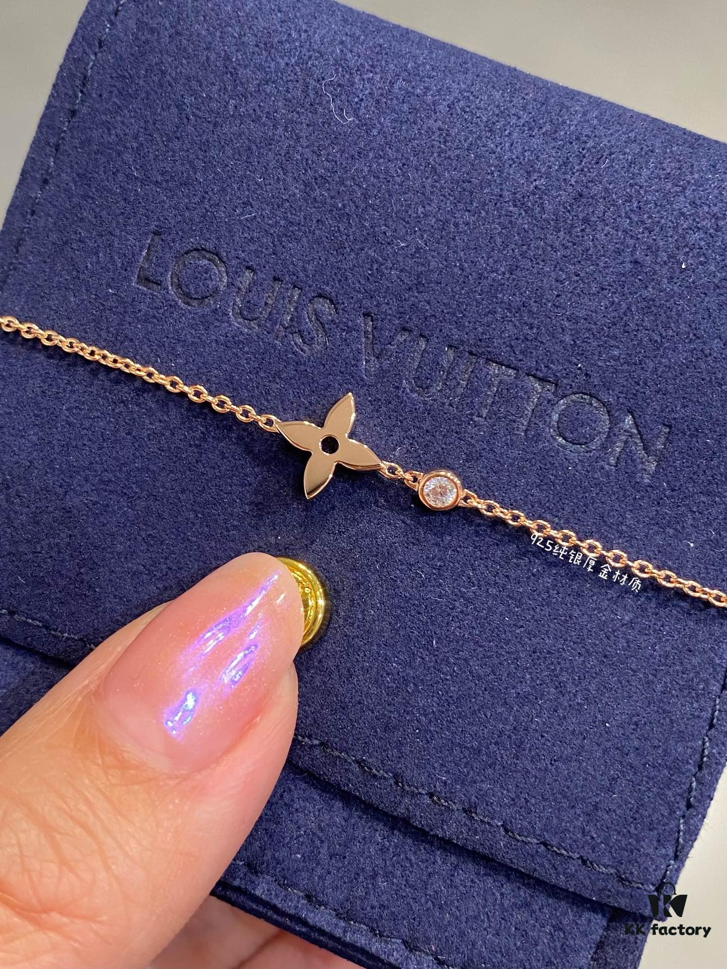 692fceea99f2d84055c89b0e New Arrival L*V Classic Monogram Mini Collar Necklace Idylle Blossom Series 3D Floral Jewelry