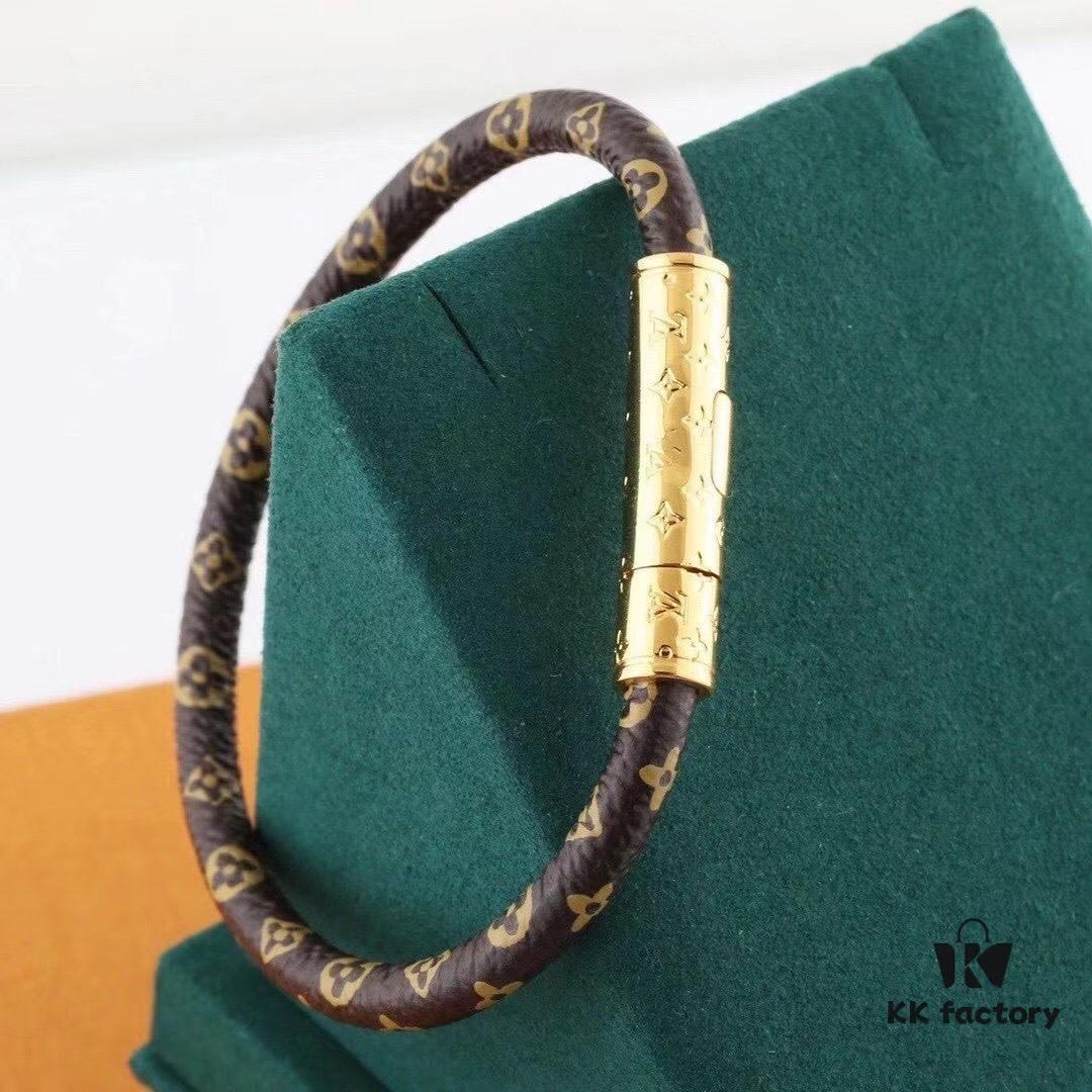 692fceee99f2d84055c89b16 LV New Plaid Leather Bracelet in Gold, Exuding Elegance with Unique Design, Bestseller Matching Buckle Strap, Ideal for Couples