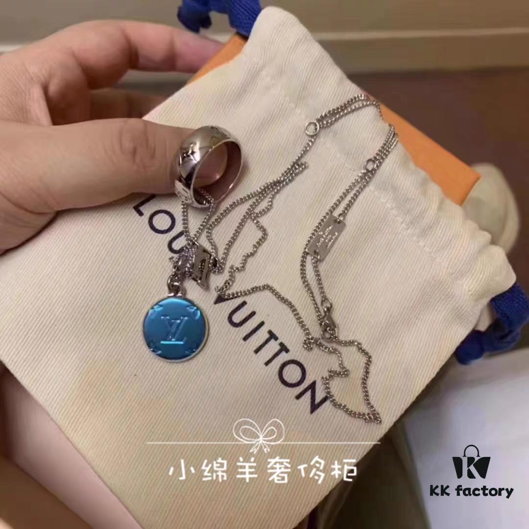 692fcefb99f2d84055c89b2d Louis Vuitton LV Ring MONOGRAM Pendant Ring Three-in-One Necklace