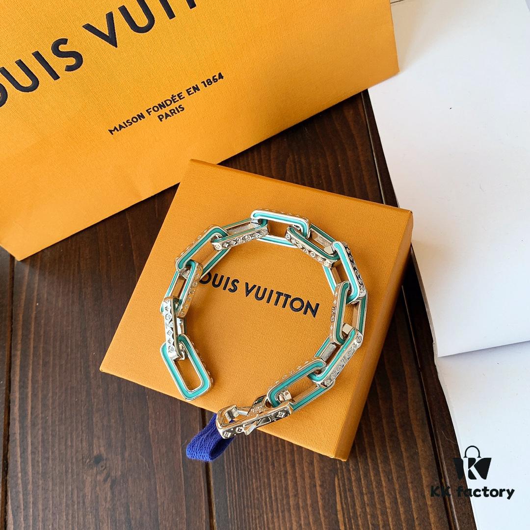 692fcf0f99f2d84055c89b58 LV Latest Louis Vuitton Men's 316 Stainless Steel Bracelet, Tricolor: Iridescent Color Plus Silver, Full Metal Construction, Exquisitely Crafted