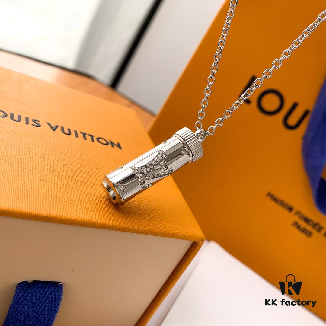 692fcf1399f2d84055c89b63 LV Latest MONOGRAM STRASS Unisex Necklace with Swarovski Crystals