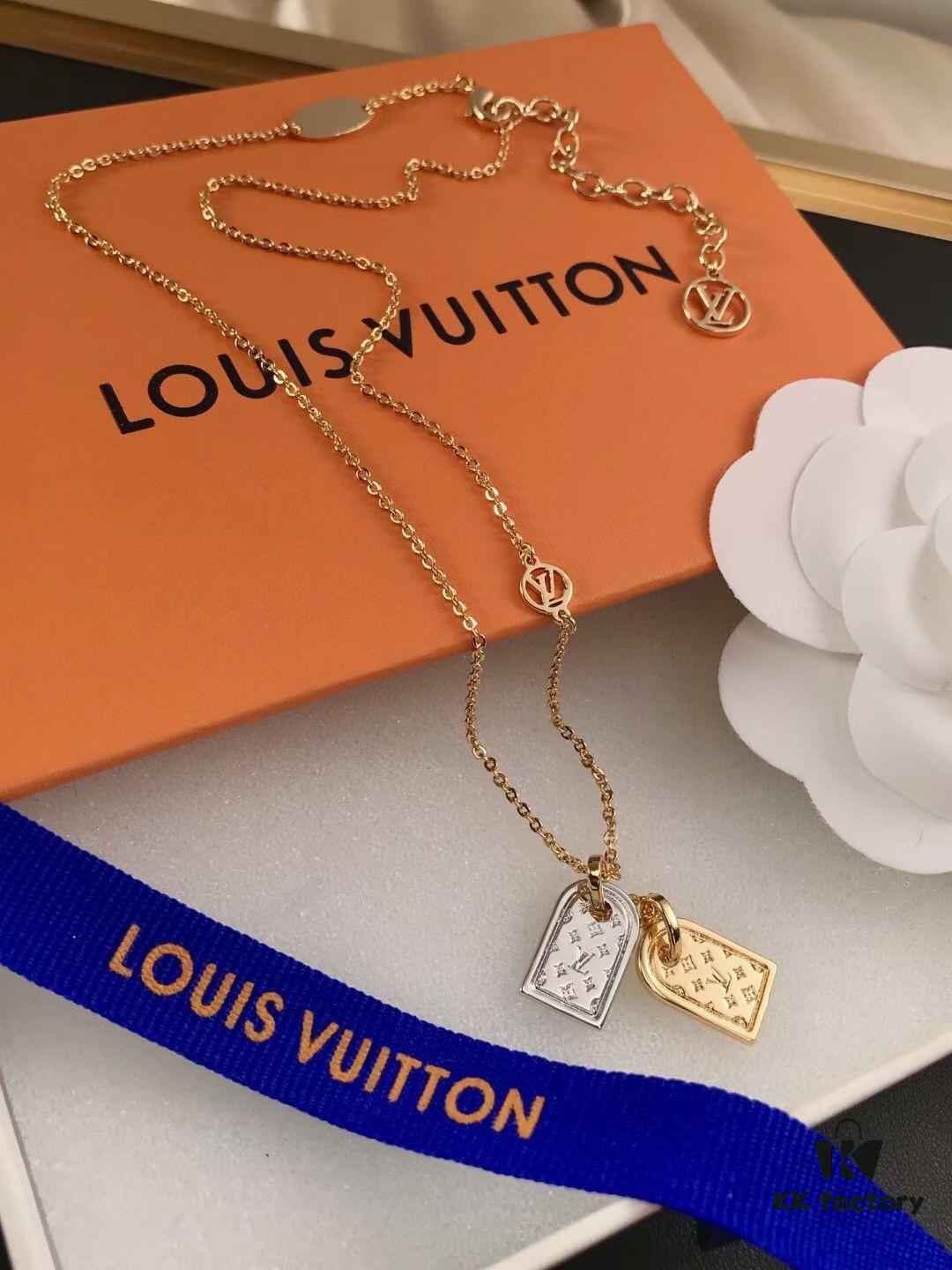 692fcf2b99f2d84055c89b85 LV Nanogram Pendant Necklace, Recommended by Influencers! Two-Tone Mini Pendant with Beaded Chain, Featuring LV Logo and Monogram Pattern, Asymmetric Layered Design, Elegant and Stylish, Reversible Wear, Perfect as a Necklace or Collarbone Chain, Ideal for Layering