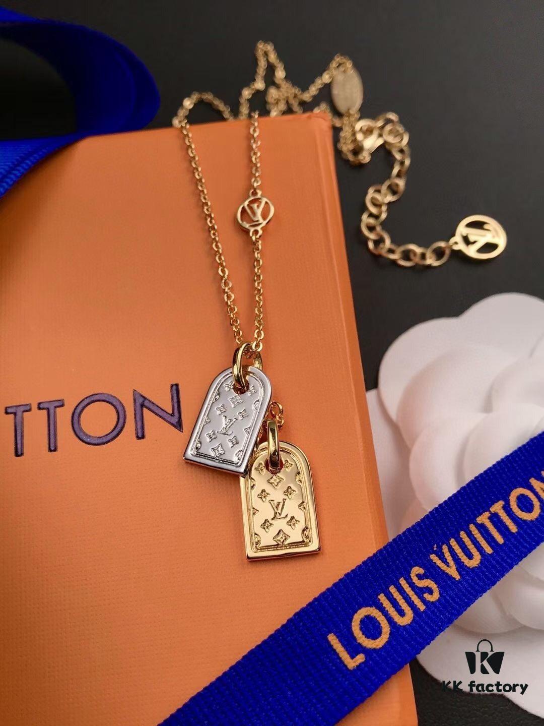 692fcf2d99f2d84055c89b87 LV Nanogram Pendant Necklace, Recommended by Influencers! Two-Tone Mini Pendant with Beaded Chain, Featuring LV Logo and Monogram Pattern, Asymmetric Layered Design, Elegant and Stylish, Reversible Wear, Perfect as a Necklace or Collarbone Chain, Ideal for Layering