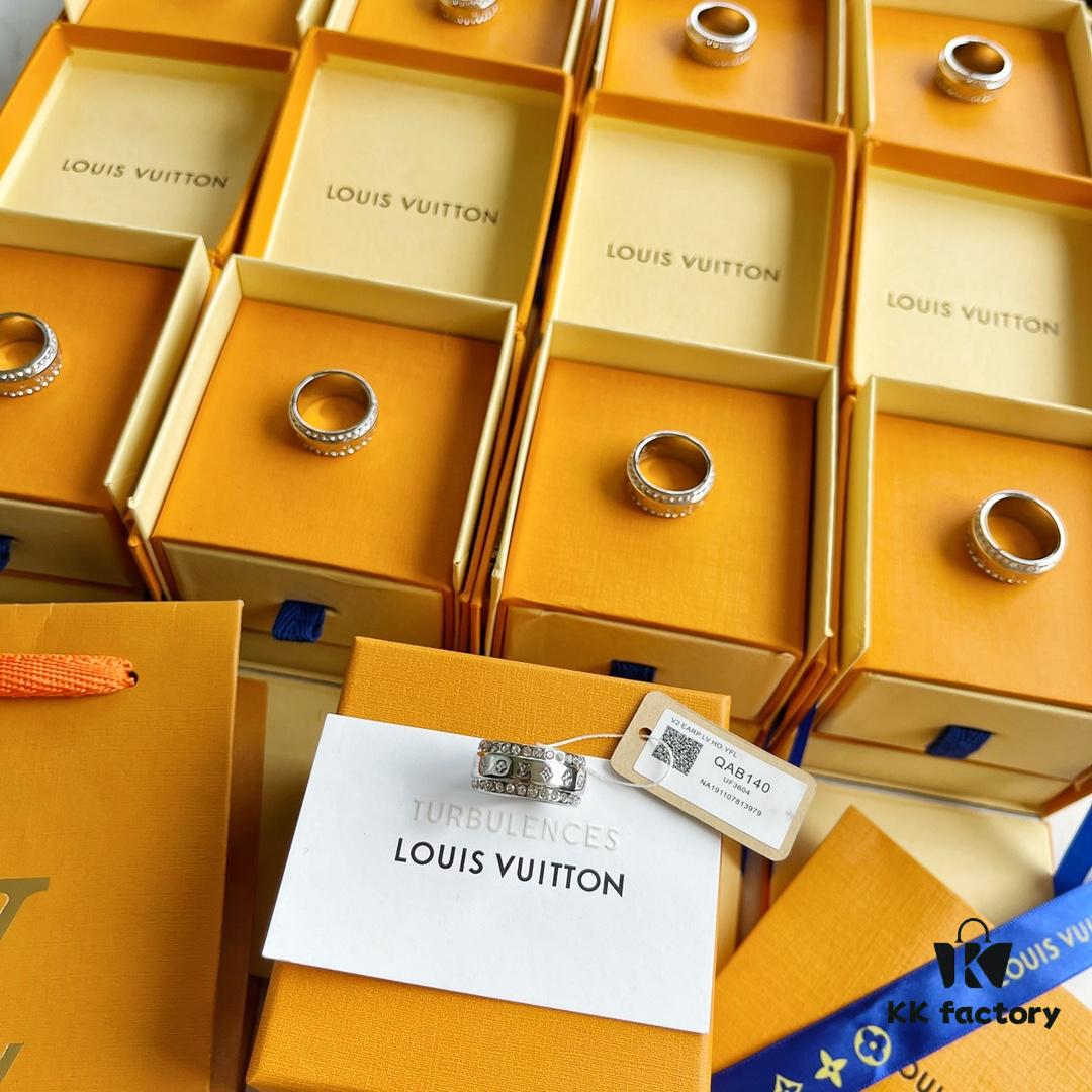 692fcf3399f2d84055c89b91 Louis Vuitton Couple's LV Ring, Unique Retro-Futuristic Design, Must-Have for Fashion-Forward Women