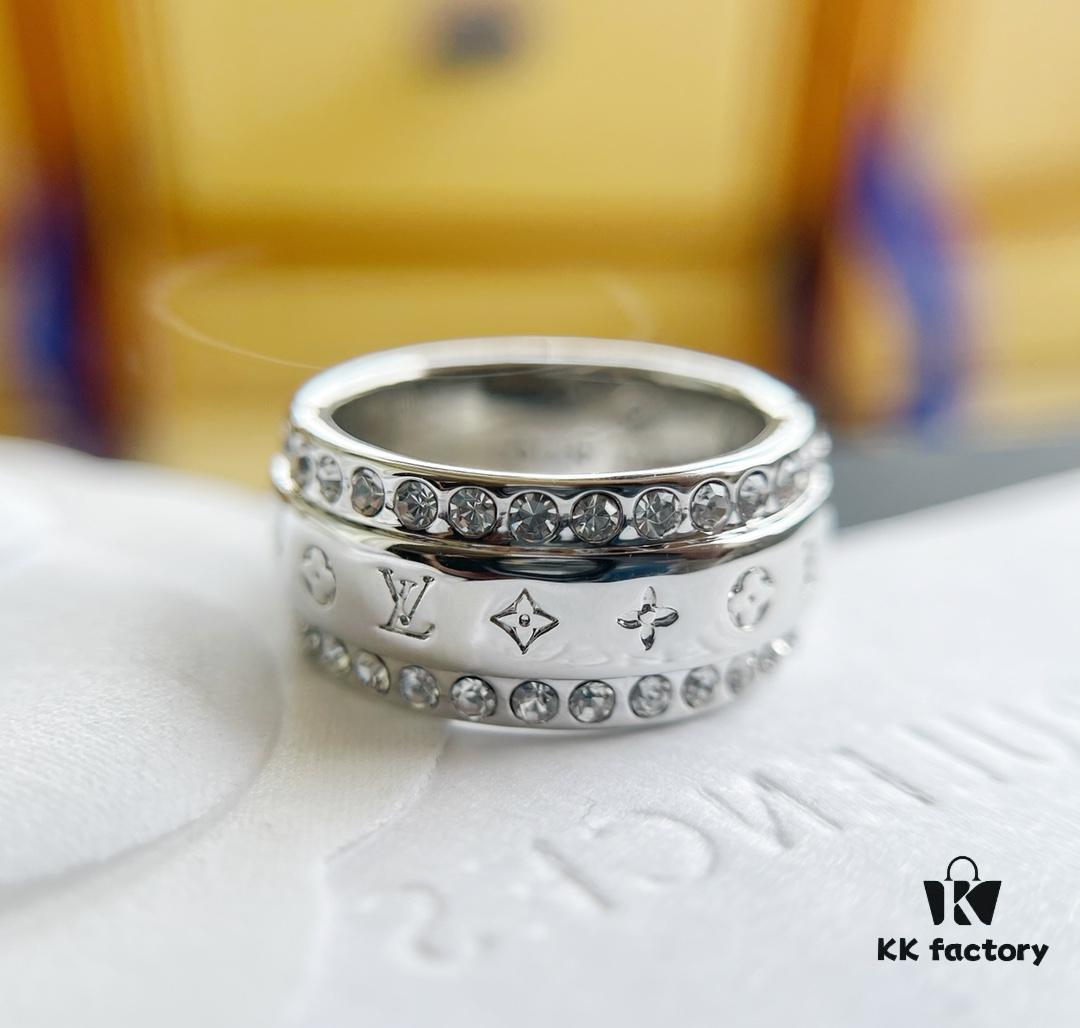 692fcf3699f2d84055c89b97 Louis Vuitton Couple's LV Ring, Unique Retro-Futuristic Design, Must-Have for Fashion-Forward Women
