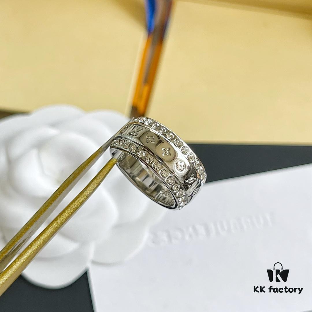 692fcf3799f2d84055c89b99 Louis Vuitton Couple's LV Ring, Unique Retro-Futuristic Design, Must-Have for Fashion-Forward Women
