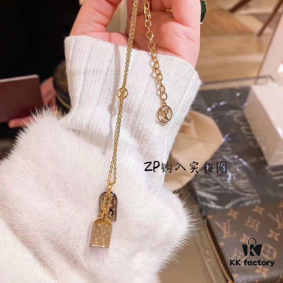 692fcf5c99f2d84055c89bd0 Z, OMG, Absolutely Gorgeous, LV's Most Beautiful Necklace, Stunning Look When Worn, Breathtakingly Beautiful, Examine the Detail Photos Carefully, Our Mass Production Is Unmatched in the Entire Market, Every Detail Matches ZP Exactly, 18K Gold Plated Brass Like ZP, Electroplated with a Full 5 Layers of Thick Gold for Maximum Color Retention