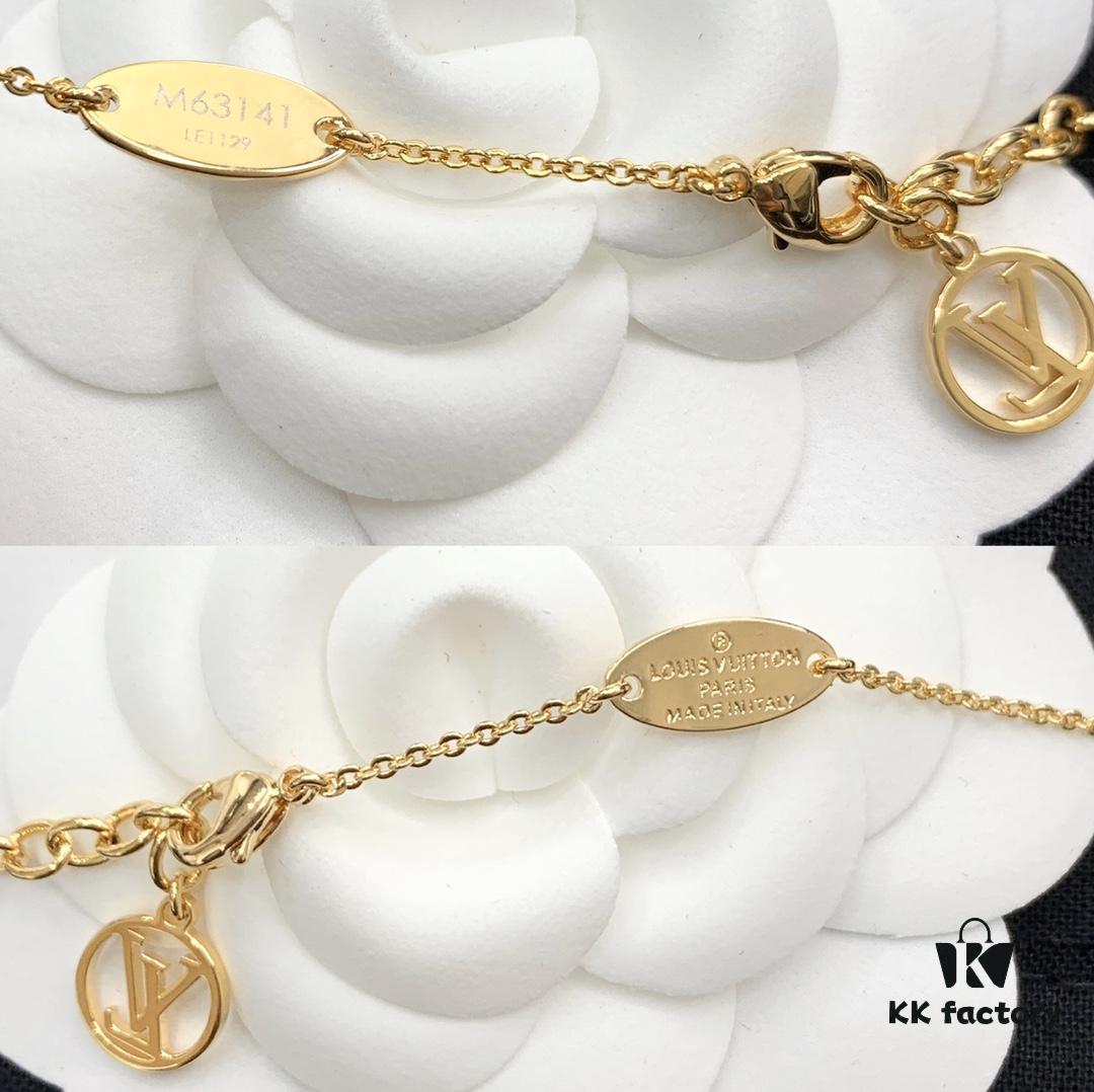 692fcf6099f2d84055c89bd3 Z, OMG, Absolutely Gorgeous, LV's Most Beautiful Necklace, Stunning Look When Worn, Breathtakingly Beautiful, Examine the Detail Photos Carefully, Our Mass Production Is Unmatched in the Entire Market, Every Detail Matches ZP Exactly, 18K Gold Plated Brass Like ZP, Electroplated with a Full 5 Layers of Thick Gold for Maximum Color Retention