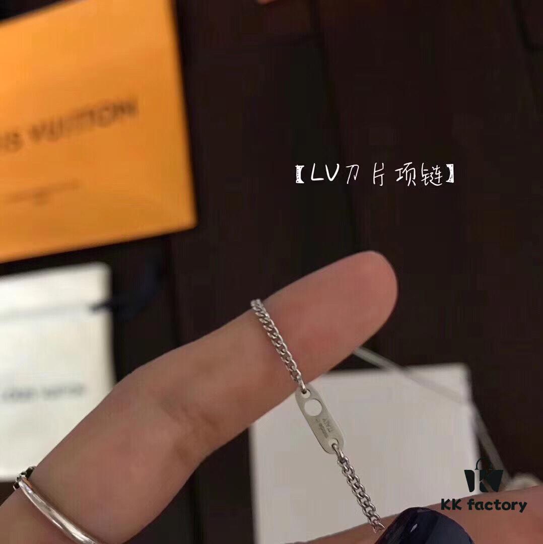 692fcf6999f2d84055c89be1 Exclusive In-Stock! New LV-Style Engraved Pendant Necklace – Fashionable Unisex Chain, Adjustable Length, 'Key of Love' Design, Couples' Jewelry with Full Gift Packaging