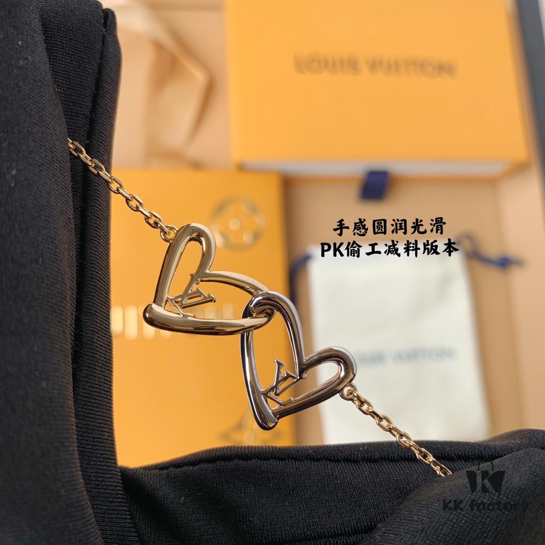692fcf7799f2d84055c89bff L Valentine's Day Limited Edition Heart Bracelet