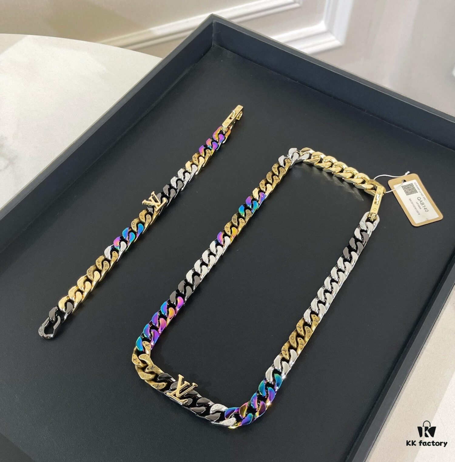 692fcf9399f2d84055c89c33 LV Louis Vuitton CHAIN LINKS PATCHES Necklace Bracelet