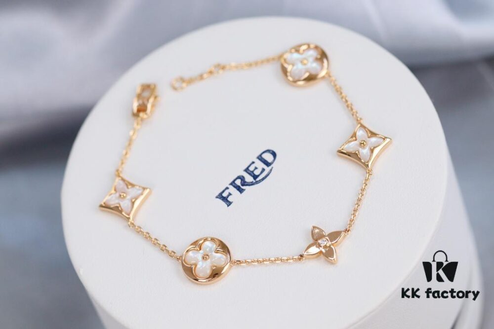 692fcfac99f2d84055c89c60 LV Louis Vuitton Five-Flower Bracelet in V Gold, Never Fades