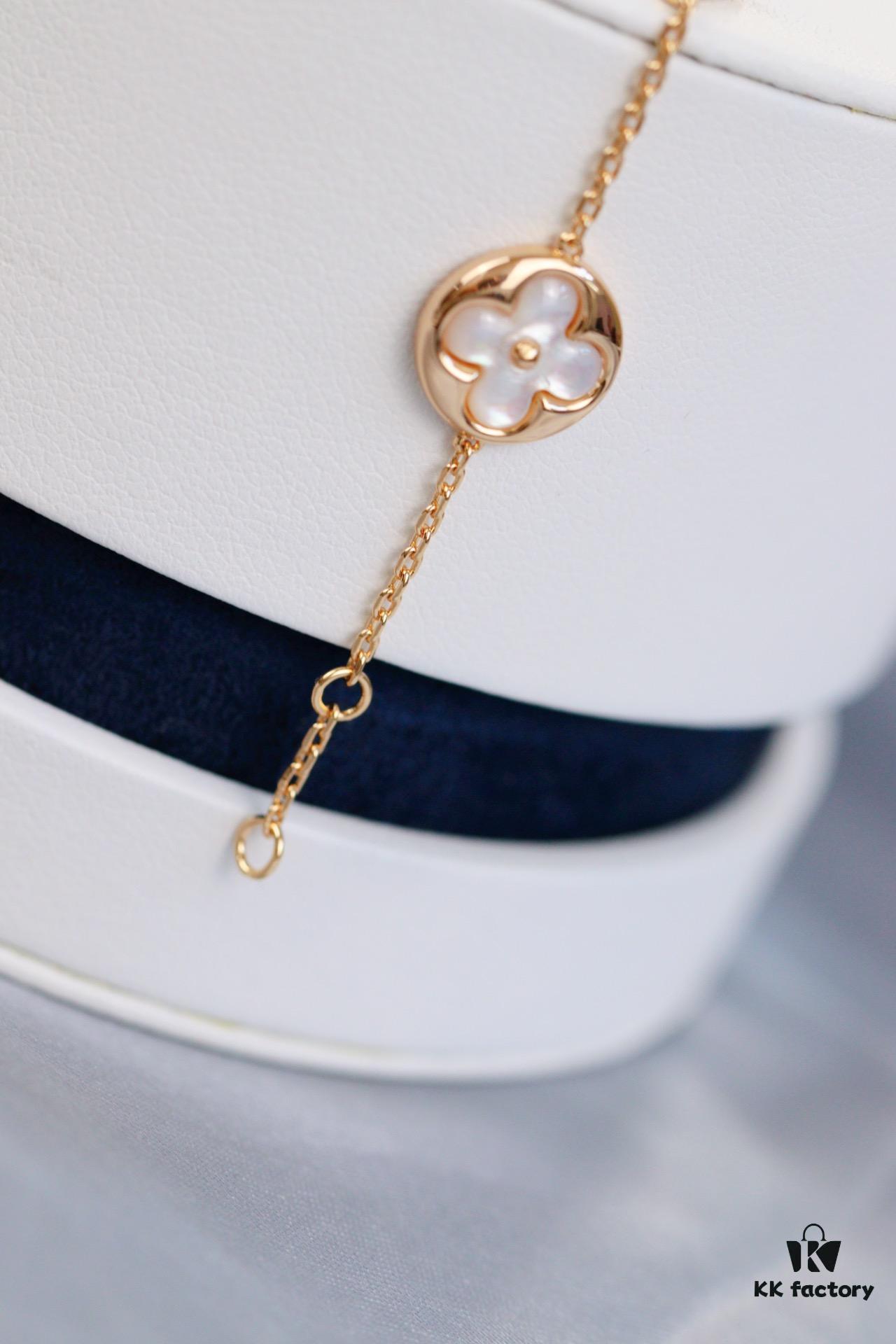 692fcfb099f2d84055c89c69 LV Louis Vuitton Five-Flower Bracelet in V Gold, Never Fades