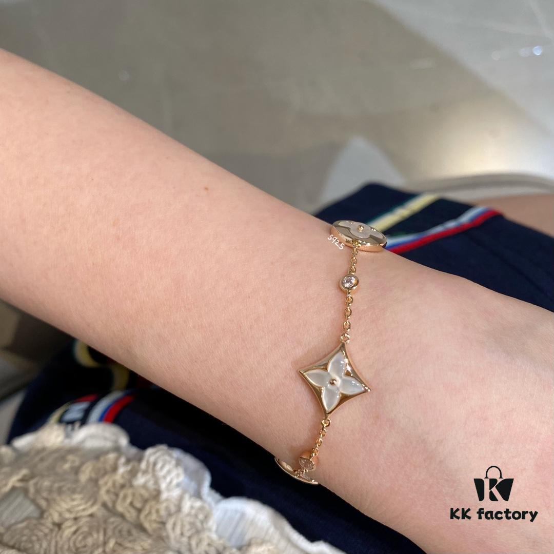 692fcfb199f2d84055c89c6a Four-flower bracelet, a fairy-like jewelry piece that's beautiful worn alone and doesn't require layeringâeconomical and elegant!