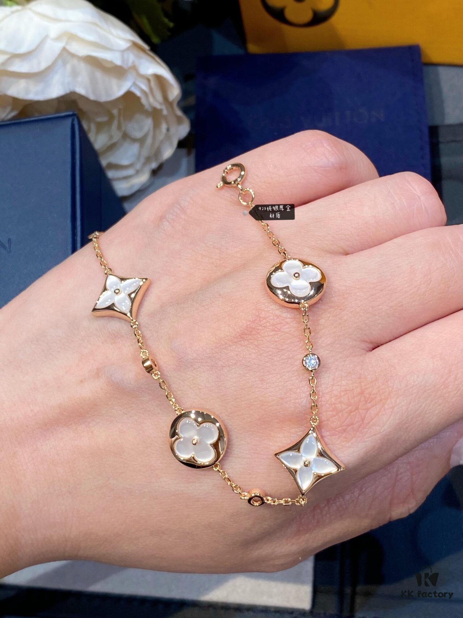 692fcfb599f2d84055c89c73 Four-flower bracelet, a fairy-like jewelry piece that's beautiful worn alone and doesn't require layeringâeconomical and elegant!