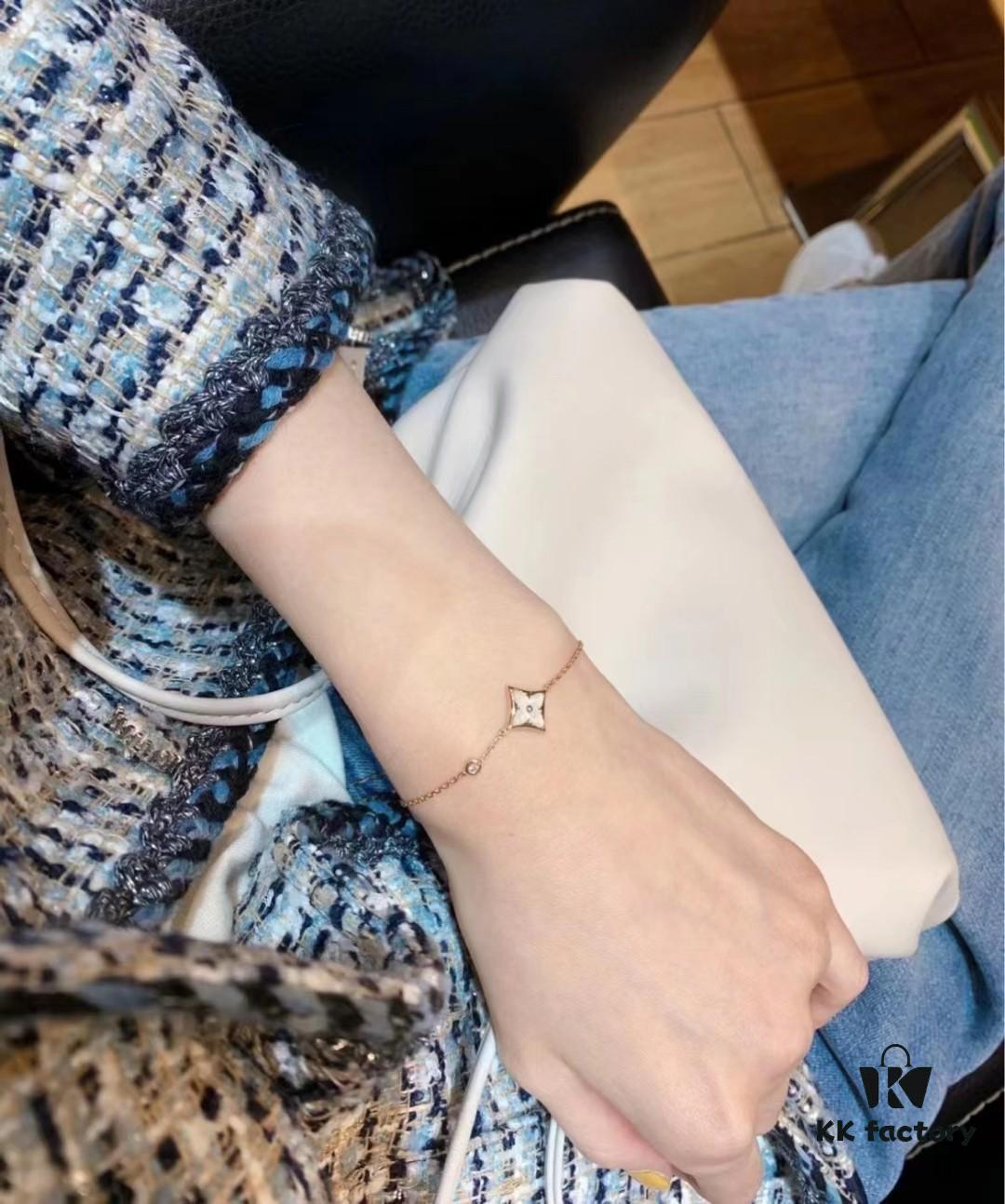 Baimu Vintage Pattern Bracelet