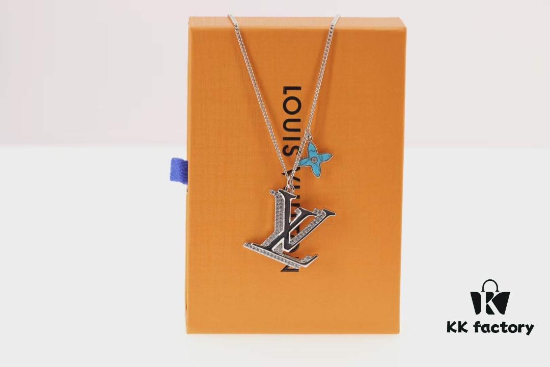 692fcfdd99f2d84055c89cc9 Louis Vuitton New Arrival 💗 Louis Vuitton Monogram Turquoise Men's Necklace