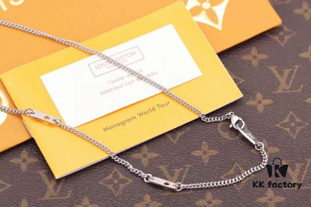 692fcfe699f2d84055c89cdb Louis Vuitton Aquatics Enamel Starfish and Turtle Necklace