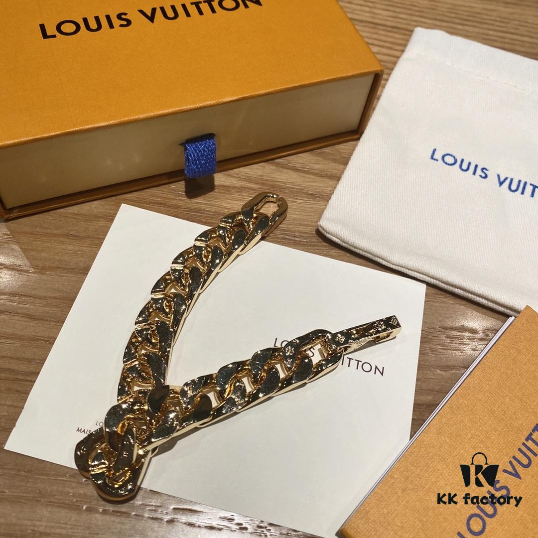 692fcffe99f2d84055c89d07 LV Gold Bracelet 🔥 Featuring Multiple Craftsmanship Techniques, the Rarest Release – Stunning on Wrist ✨✨ M68259 Chain Links Patches