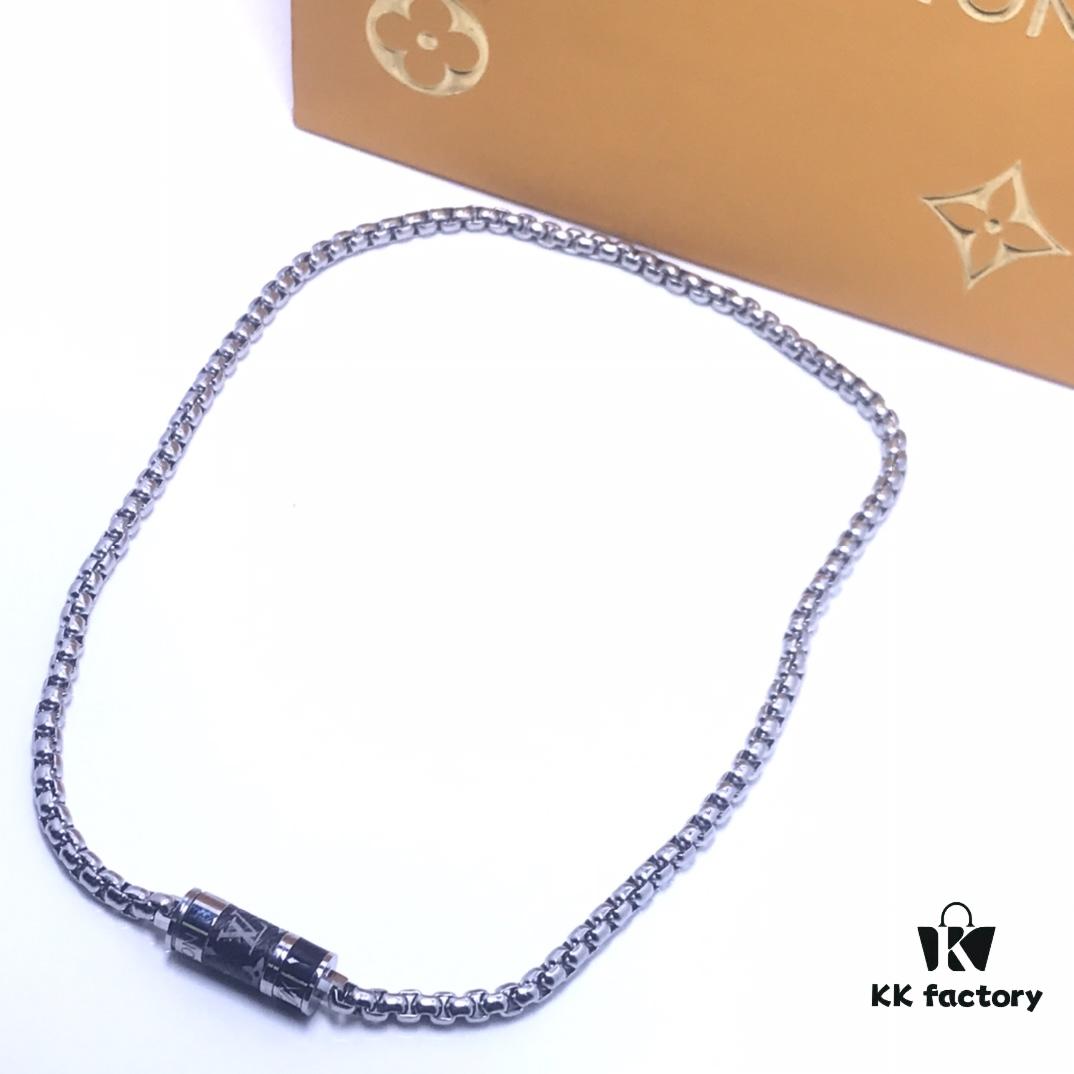 692fd03899f2d84055c89d6a LV Necklace New Style Perfume Bottle Pendant Necklace, Can Be Worn as a Bracelet, Length: 50cm, 55cm