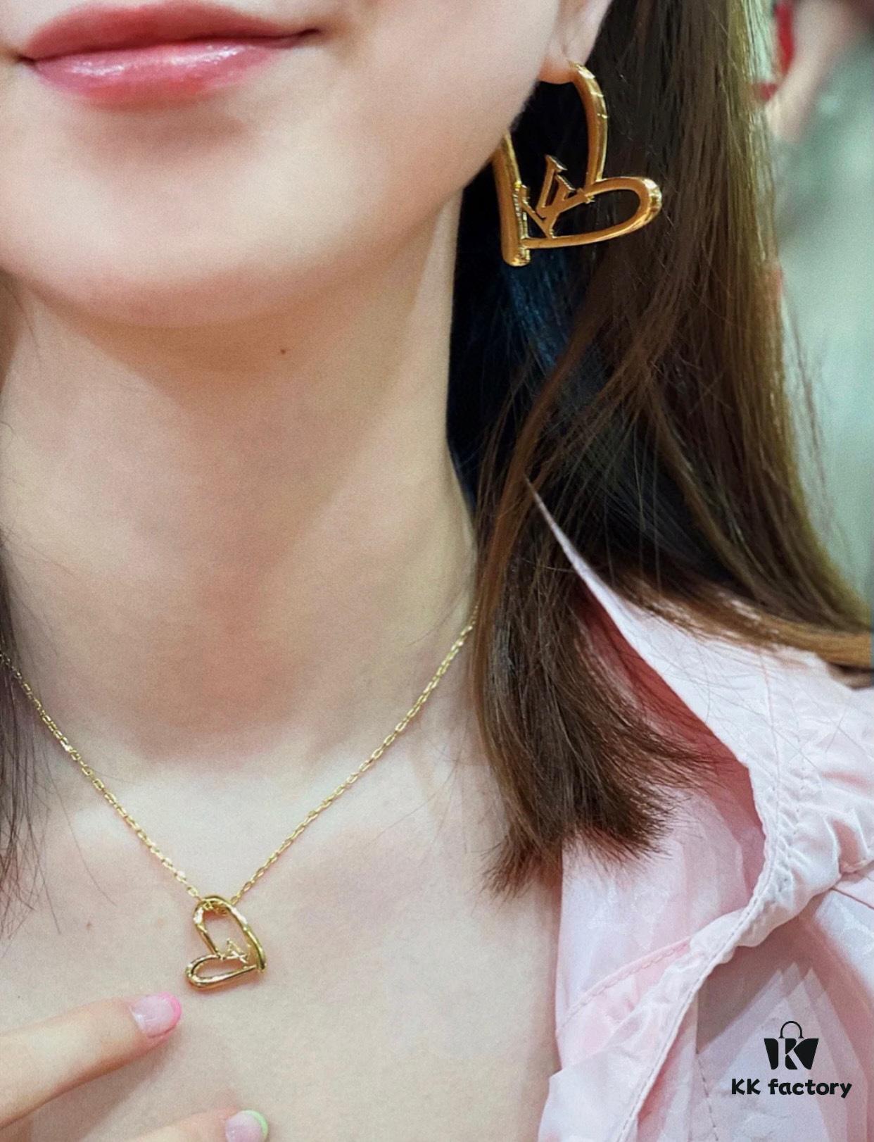 692fd06499f2d84055c89da9 Limited Edition LV Louis Vuitton Heart Necklace for Qixi Festival, Authentic Pattern, Top Quality Replica, Unique Design, Luxury Style, Must-Have Jewelry for Women