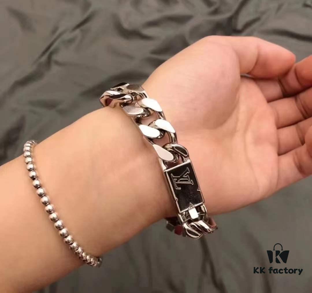 692fd07799f2d84055c89dd0 LV Men's Cuban Steel Bracelet with Metal Band