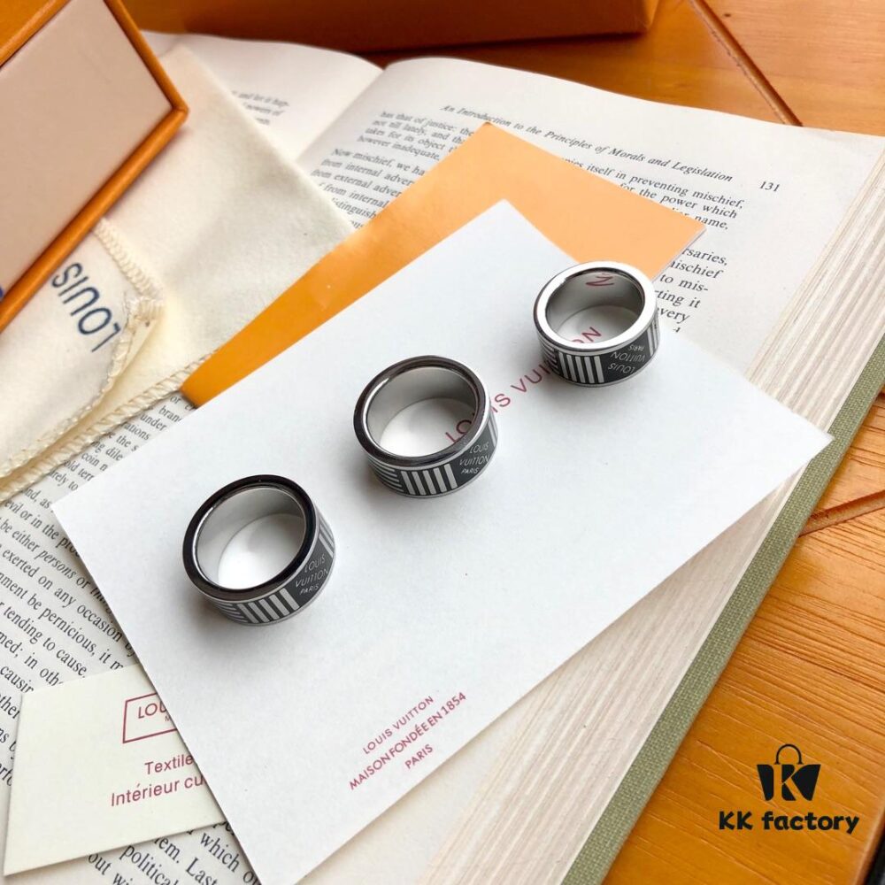 692fd07d99f2d84055c89dde Exclusive In-Stock! LV Enamel Love Series Ring – Ideal Valentine's Gift, Couple's Design, Sleek and Elegant, 316 Stainless Steel, Precision Craftsmanship with Louis Vuitton Stamp
