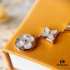 692fd09099f2d84055c89dff LV Round White Mother-of-Pearl Three Flower Necklace in 925 Sterling Silver with 18K Rose Gold Plating