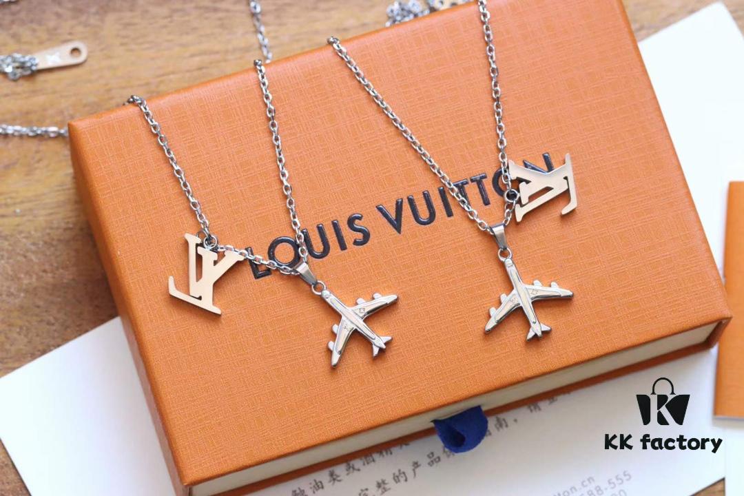 692fd0bc99f2d84055c89e51 Louis Vuitton Plane Silver Aircraft Couple Necklace