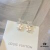 Hand-set Diamond CNC High Version Dogwood Flower Stud Earrings