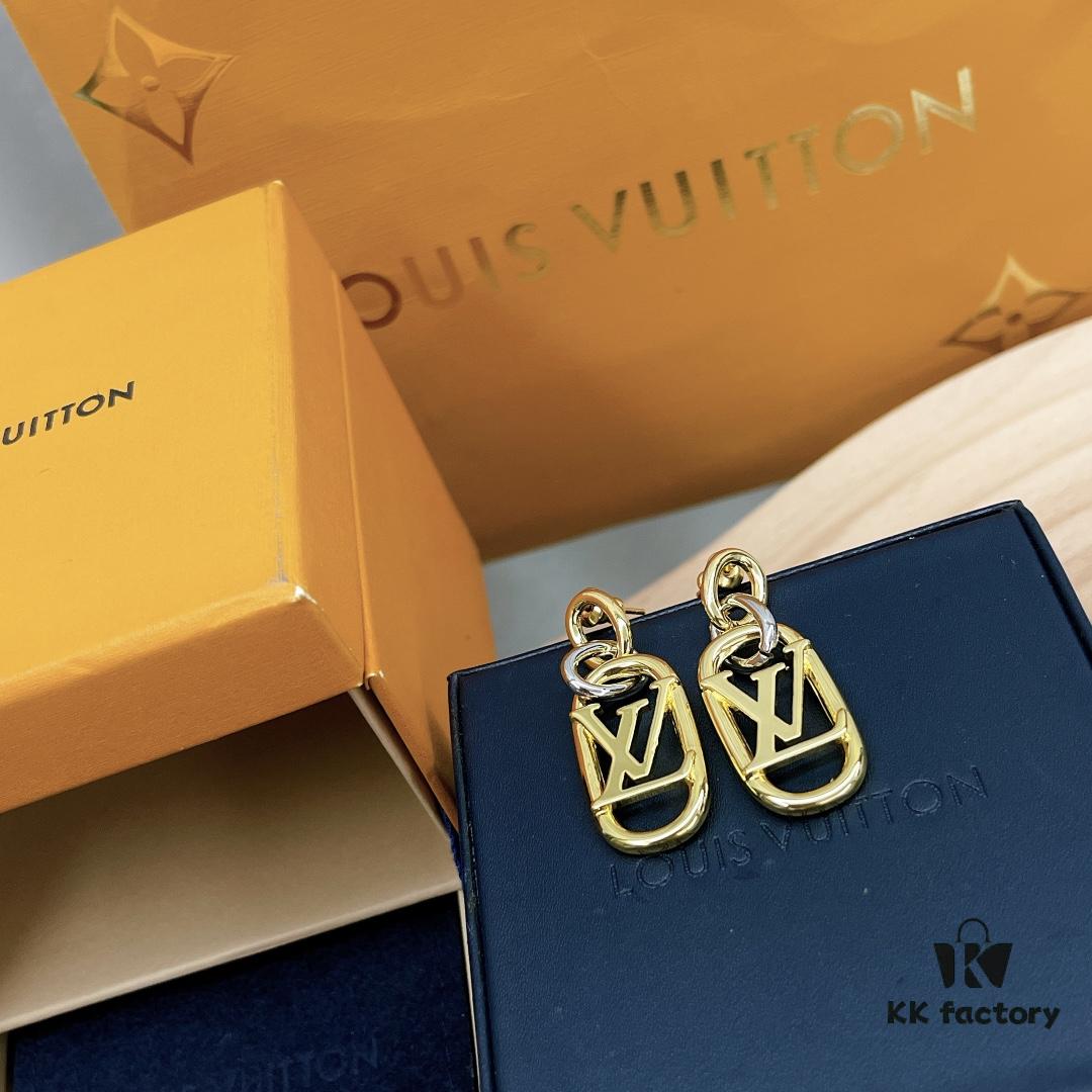 692fd11c99f2d84055c89ee8 LV 2022 New Arrival Gold and Silver Dual-Tone Letter Earrings Louis Vuitton Luxury Custom Heavy Gold Plating One-to-One Craftsmanship