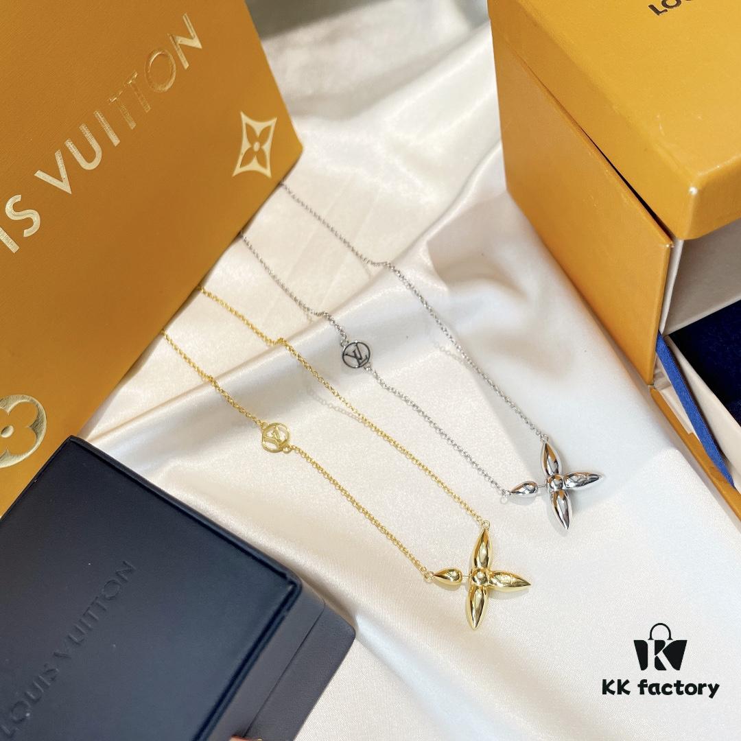 692fd12399f2d84055c89ef5 LV Louis Vuitton 2021 Bestseller ZP Out of Stock Smooth Flawless Series Pea Cross Necklace Vintage Super Stylish Look