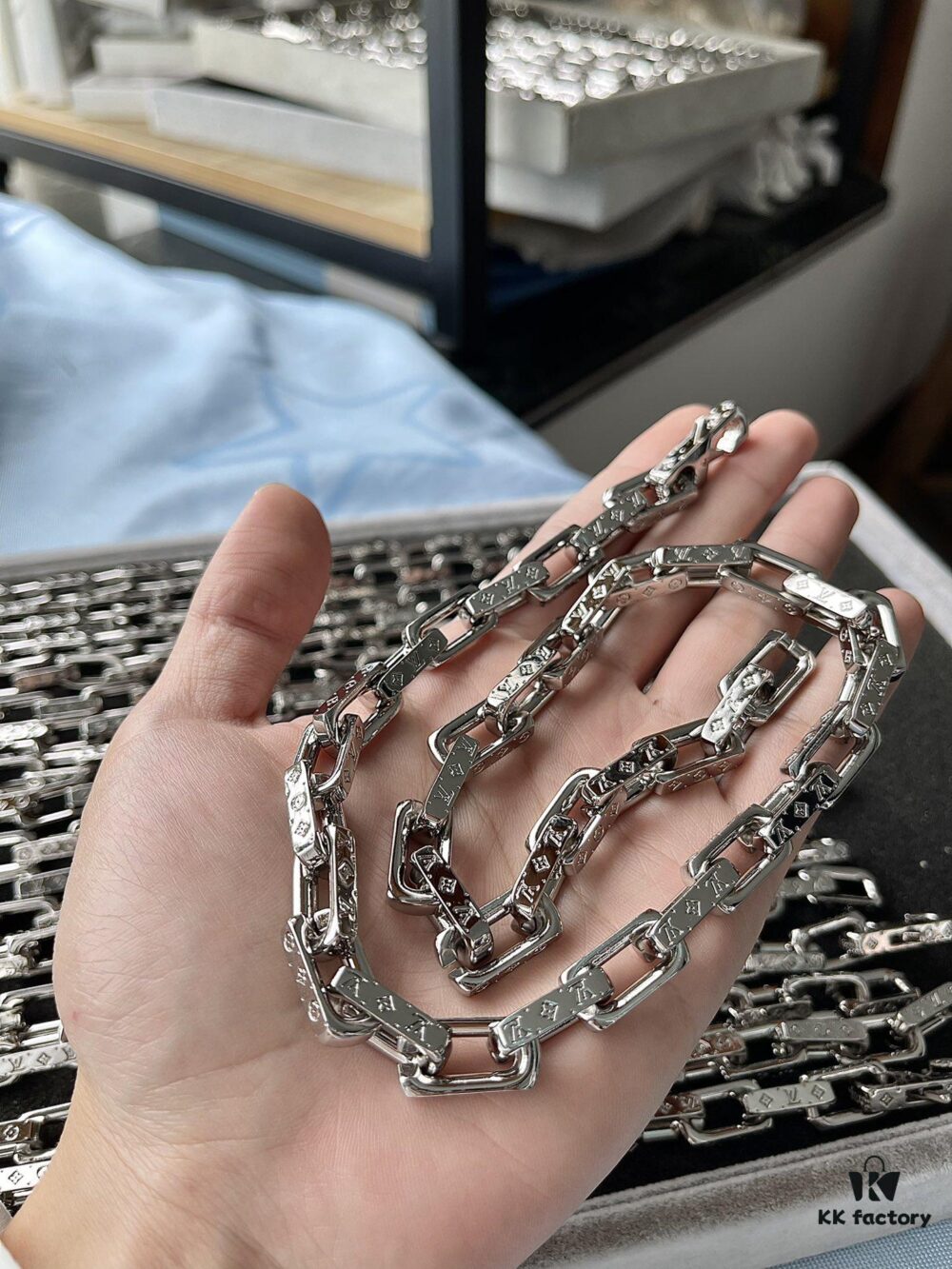 692fd17499f2d84055c89f99 LV Chain Cuban Necklace Arrival