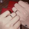 【Top-tier Purchasing】👑Cartier Single Diamond Letter Ring, Ultra-precise Craftsmanship, Exclusive Customization, Premium Wide Version, CNC Engraving, Selected German Imported S925 Sterling Silver with Thick Gold Plating, Available in Rose Gold and Platinum
