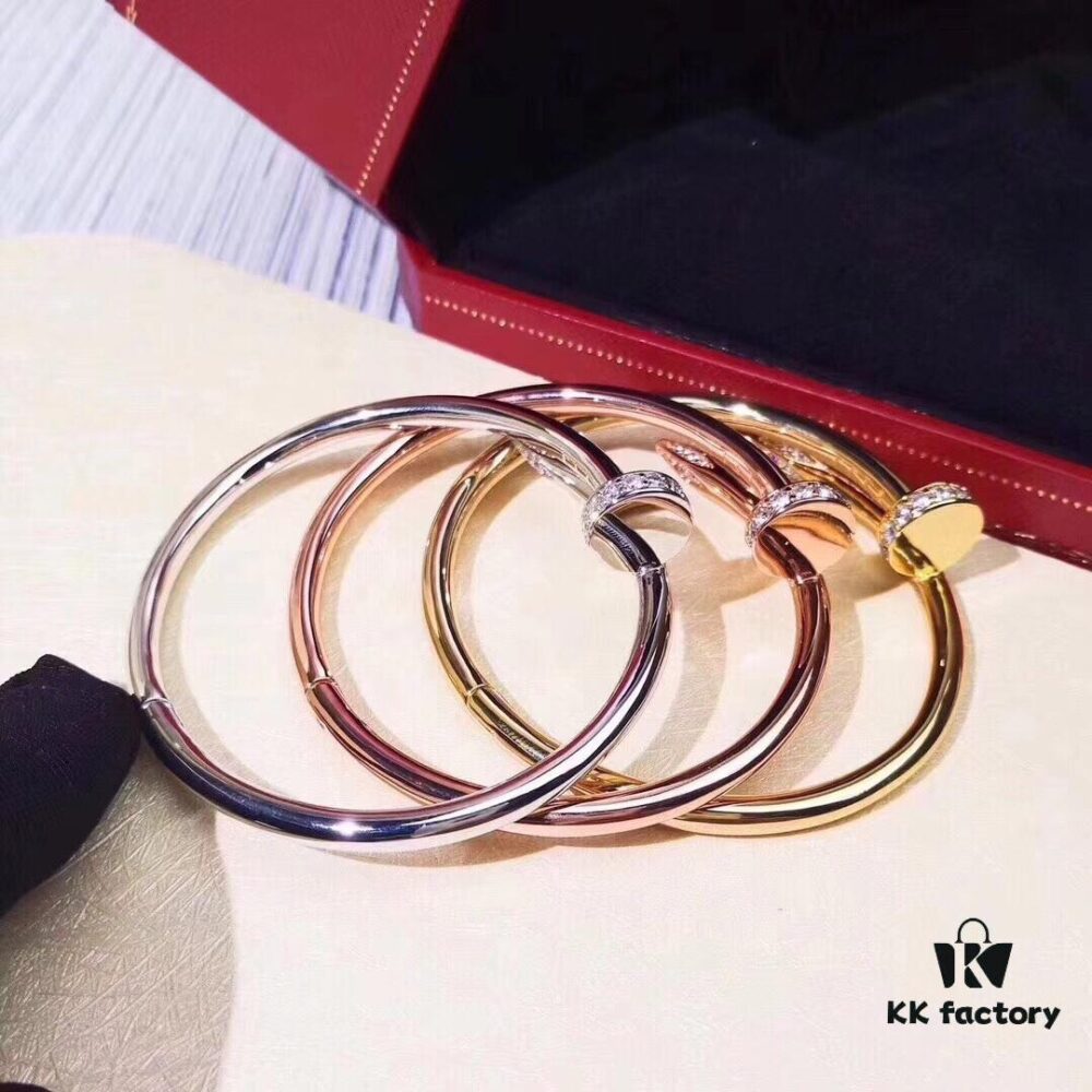692fd1c299f2d84055c8a066 Cartier Cartier Nails Bracelet, Simple and Individual, Without Excessive Decoration, With the Iconic Nail Design That Expresses Confidence and Independent Spirit, Highlighting Personal Uniqueness! Distinctive Lines Combine Modernity and Bold Creativity! The Rose Gold Color Is Very Versatile and Can Be Paired with Other Bracelets or Bangles for a Stylish and Capable Look!