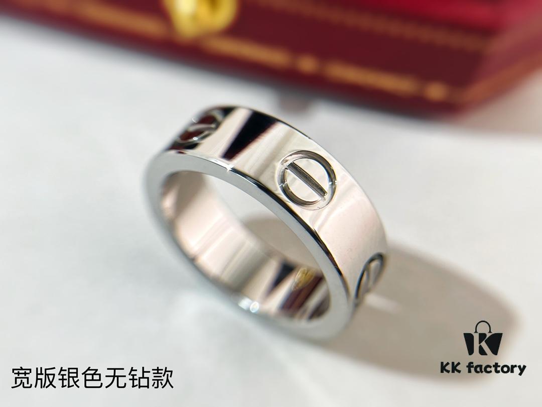 692fd1ff99f2d84055c8a116 Available in three colors: gold, rose gold, and silver; two styles: with or without diamonds, wide or narrow band; sizes from 5 to 11