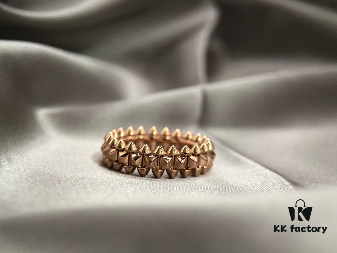 692fd23099f2d84055c8a175 Cartier This ring features a highly neutral design with a slightly bold aesthetic. As soon as this new arrival was released, it instantly captivated attention. Breaking away from traditional geometric shapes, this collection showcases exquisite and sophisticated jewelry craftsmanship. Upon closer inspection, light plays beautifully among the various stud and rivet elements—an impeccable precision that commands admiration. Despite the sharp, edgy appearance of the rivets, the ring is surprisingly smooth and comfortable to wear—truly delivering an exceptional wearing experience without scratching the skin. Each tiny rivet can even rotate independently. Crafted from V-gold material with 1-micron thick gold plating for superior color retention