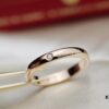 New Cartier-Inspired Solitaire Ring with Brilliant Single Diamond – Reversible Design, High-Polish V Gold 2.0 Material