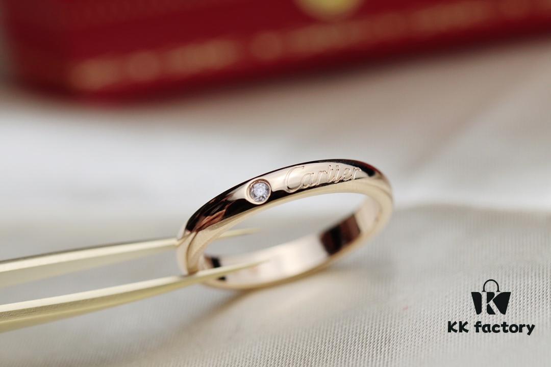 New Cartier-Inspired Solitaire Ring with Brilliant Single Diamond – Reversible Design, High-Polish V Gold 2.0 Material