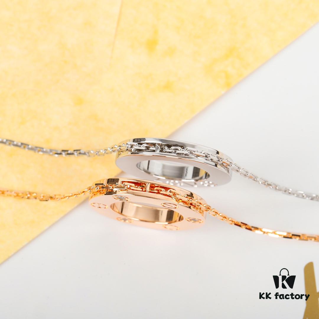 692fd26899f2d84055c8a1e0 Homage to Classic Cartier Ca@tier Smooth Three-Diamond Six-Diamond Version Big Cake Necklace, Reversible Design, Real Photos Showcasing Authentic Details