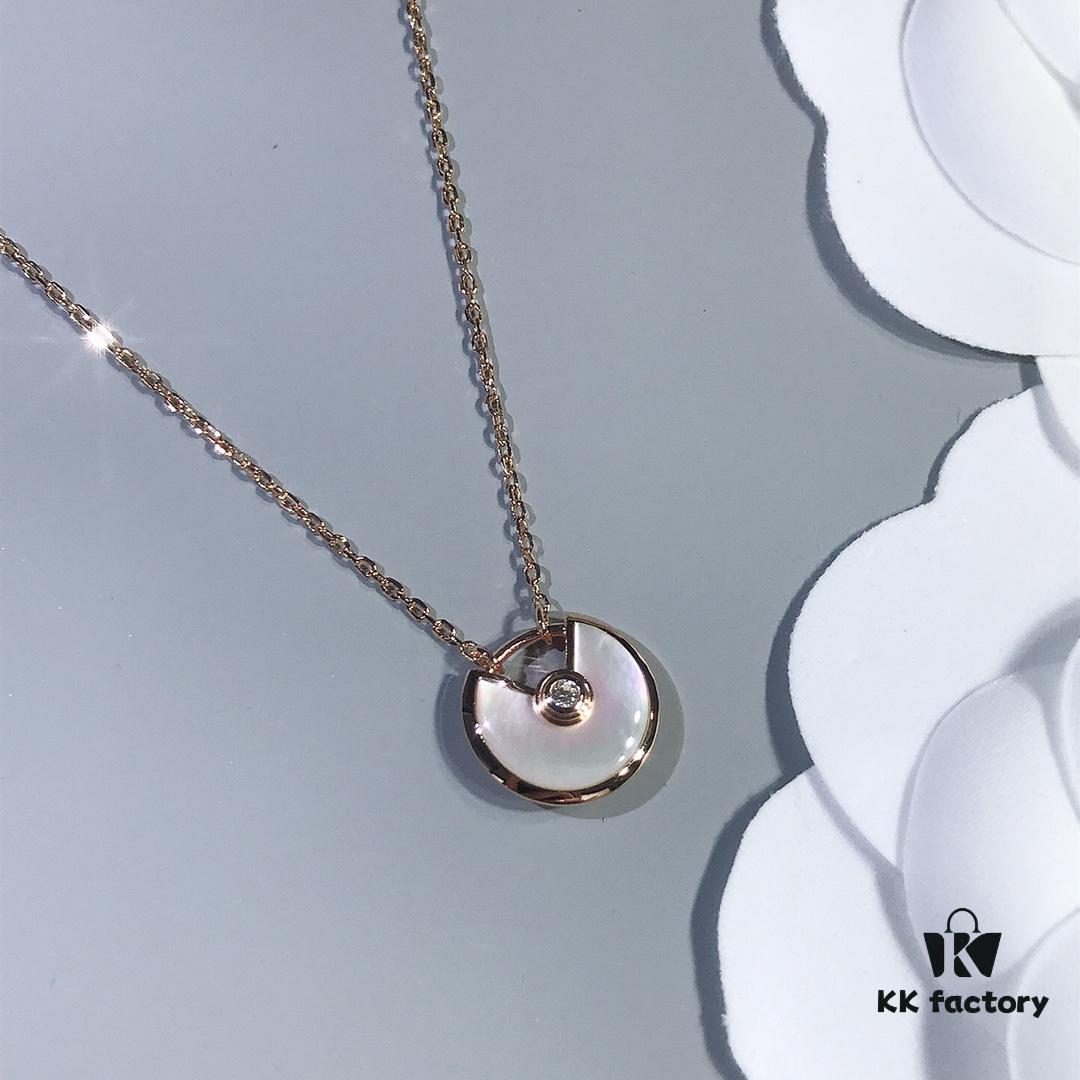 692fd27099f2d84055c8a1f2 Carter Amulette Pendant Necklace - White Mother-of-Pearl (Love Charm)