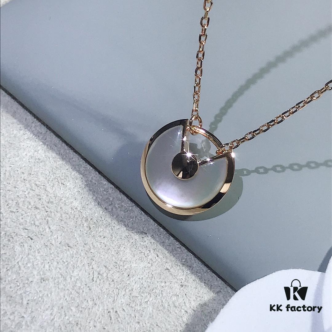 692fd27199f2d84055c8a1f3 Carter Amulette Pendant Necklace - White Mother-of-Pearl (Love Charm)