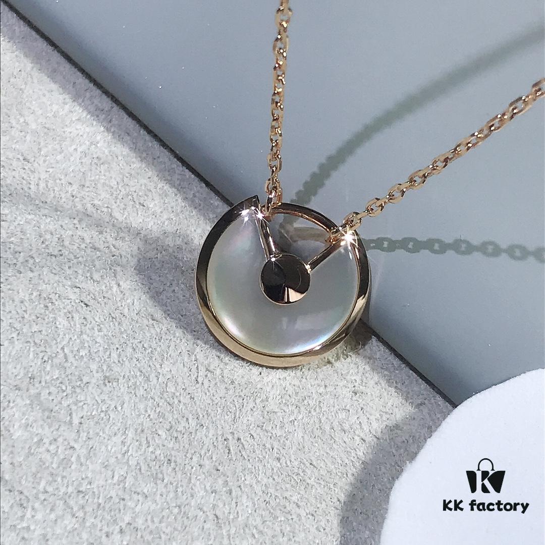 692fd27299f2d84055c8a1f7 Carter Amulette Pendant Necklace - White Mother-of-Pearl (Love Charm)