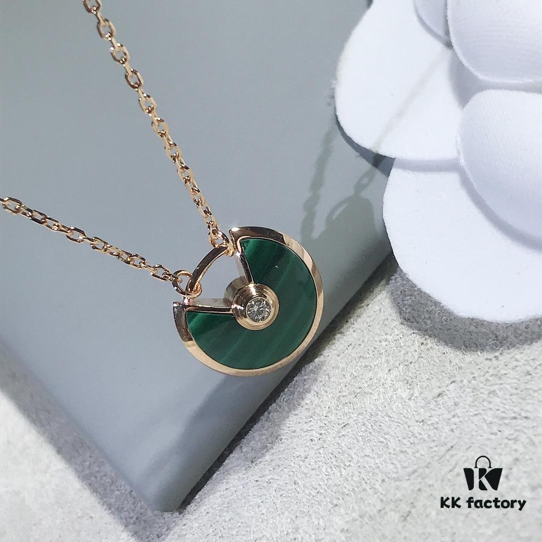 692fd27699f2d84055c8a1fe Carter Amulette Pendant Necklace - Malachite (Good Luck Charm)