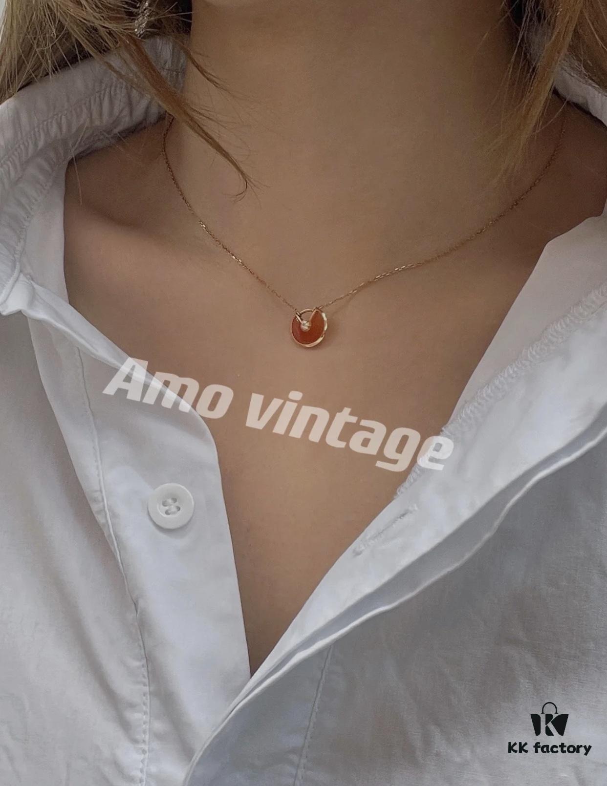 692fd39e99f2d84055c8a3e7 Classic Amulet Necklace, a Timeless Piece I've Worn for Four Years – Effortlessly Matches Any Style