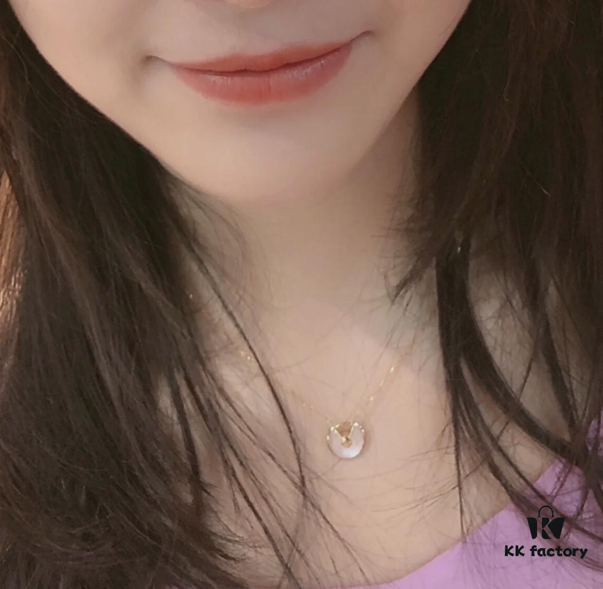 692fd39e99f2d84055c8a3e8 Classic Amulet Necklace, a Timeless Piece I've Worn for Four Years – Effortlessly Matches Any Style